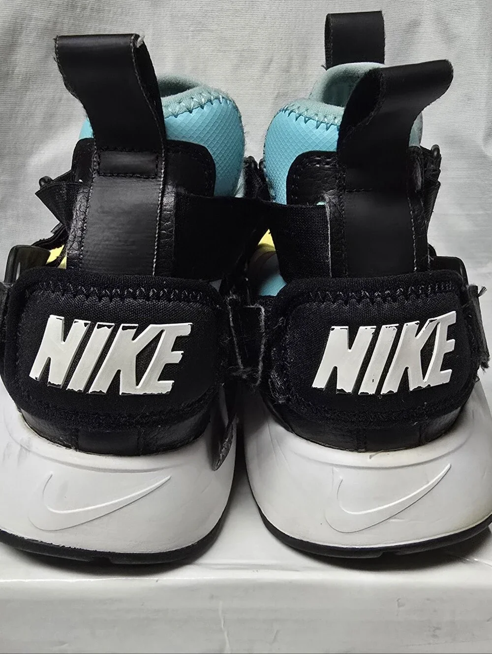 Nike Huarache City Size 7Y  (Women's Size 8.5/9) Yellow/ Blue/ Black